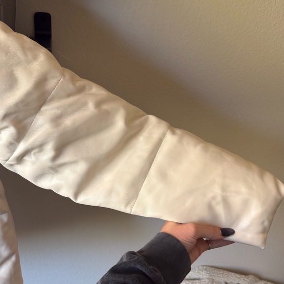 💚 Abercrombie And Fitch Cream mini zip up puffer jacket S - Picture 7 of 13